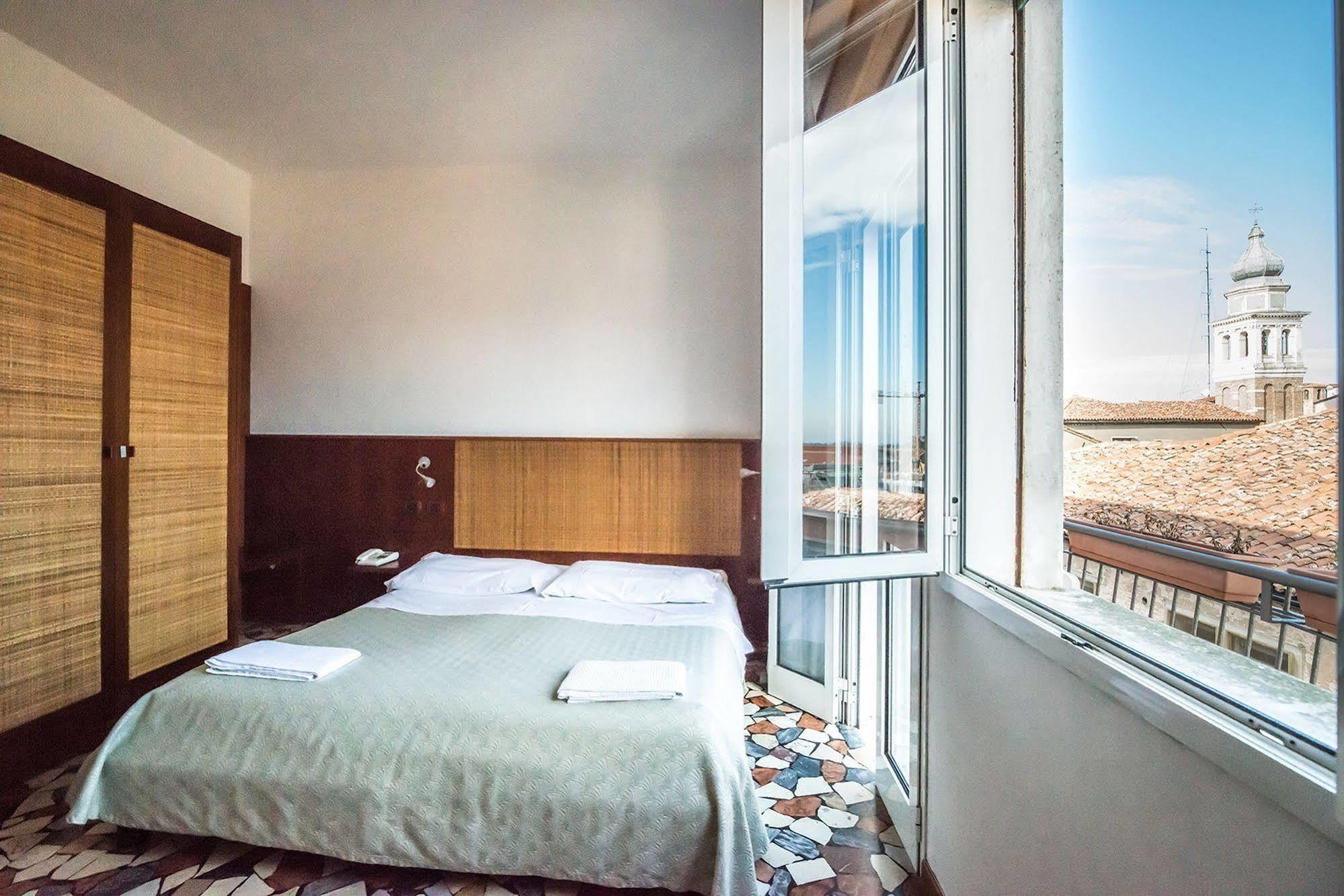 Hotel Clodia Chioggia Exteriör bild